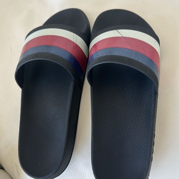 Men’s Gucci slides size 7 or fit women’s 9-10 - Picture 2 of 7